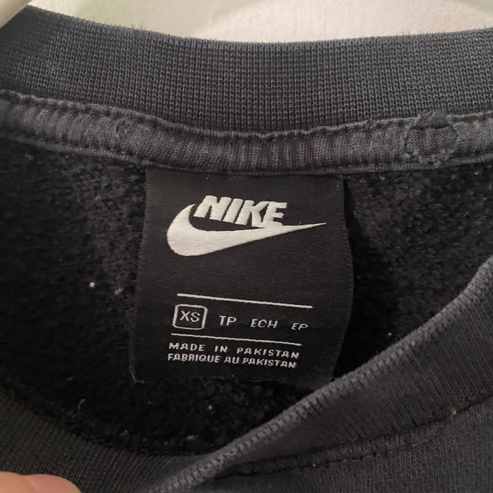 Nike Women’s Phoenix Fleece Oversized Crew-Neck
Sweatshirt - Picture 3 of 3
